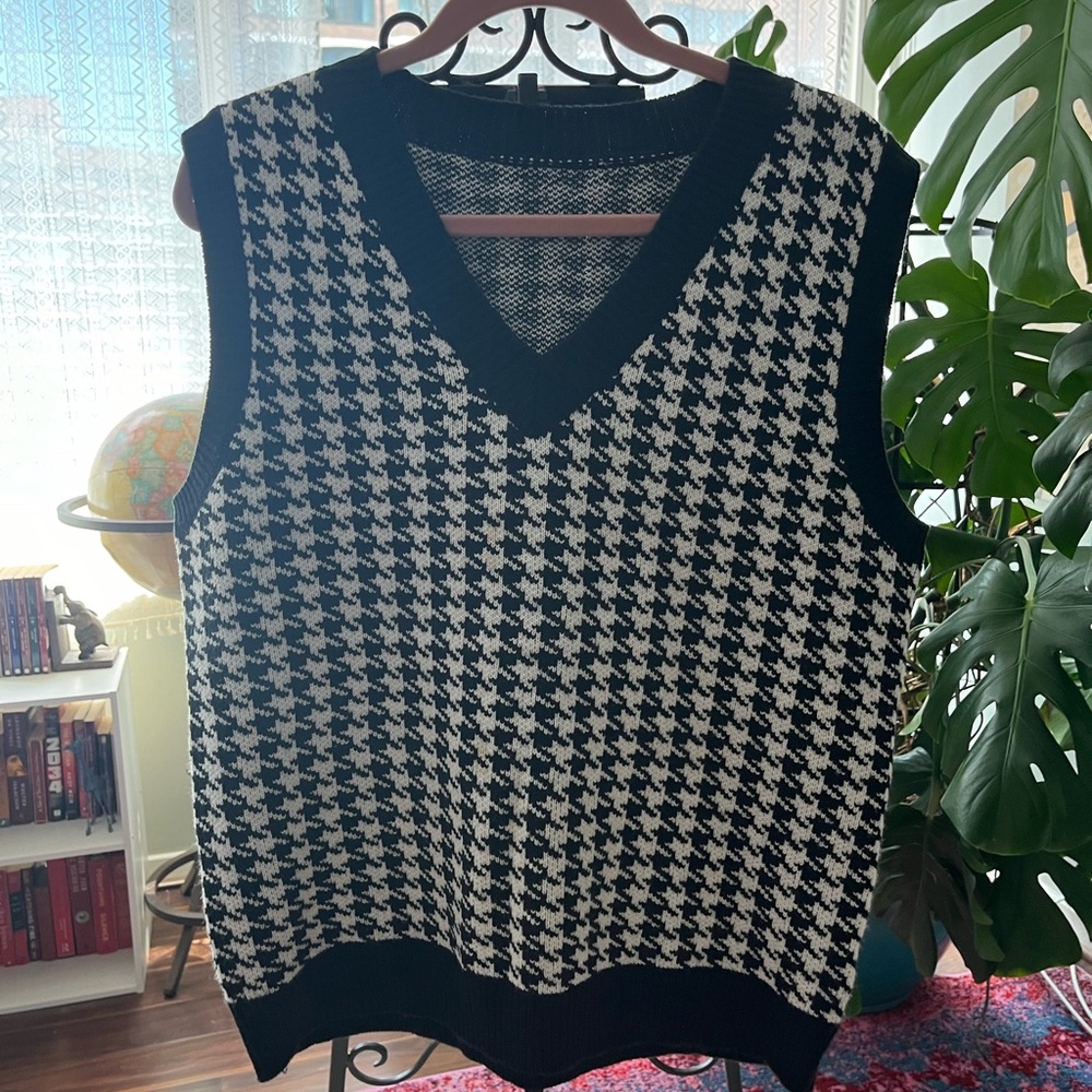 Houndstooth Sweater Vest